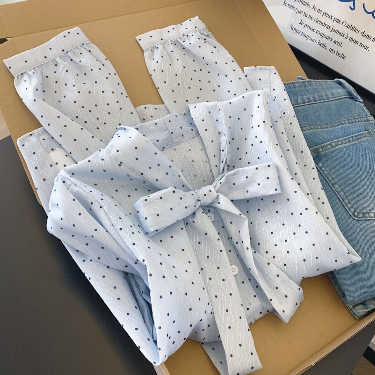 Light Blue Tiny Black Polka Do - Puff Sleeve Blouse avaliação e preço