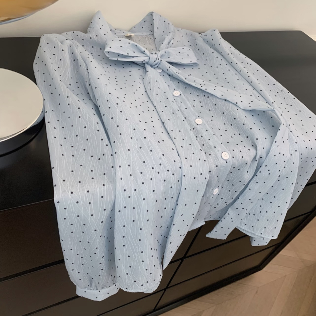 Light Blue Tiny Black Polka Do - Puff Sleeve Blouse avaliação e preço