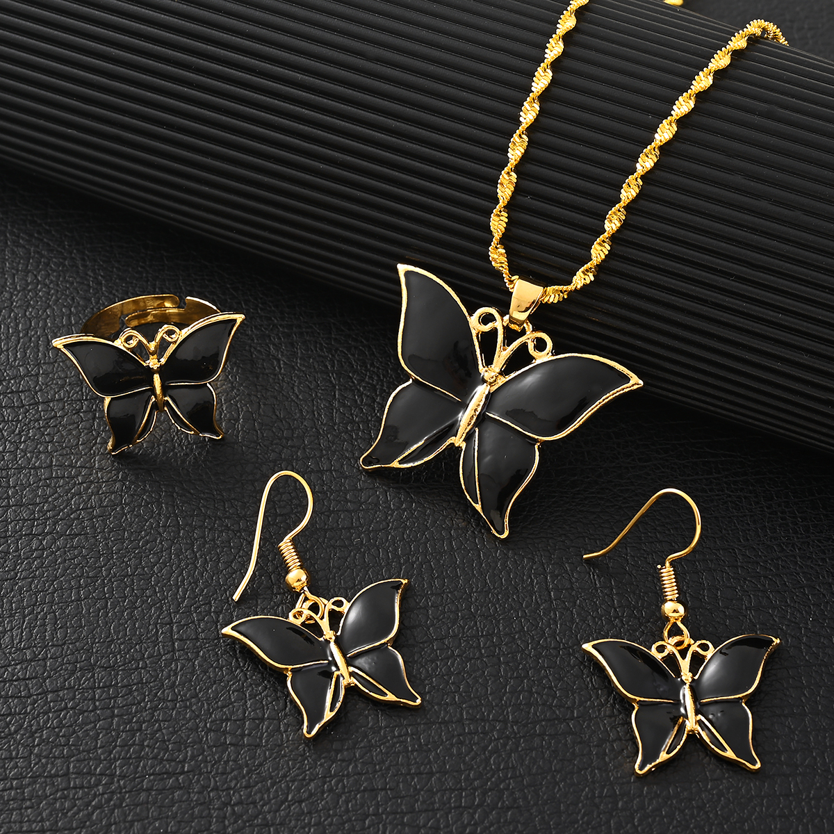 Stylish Butterfly Pendant Neck - Women Fashion Png avaliação e preço