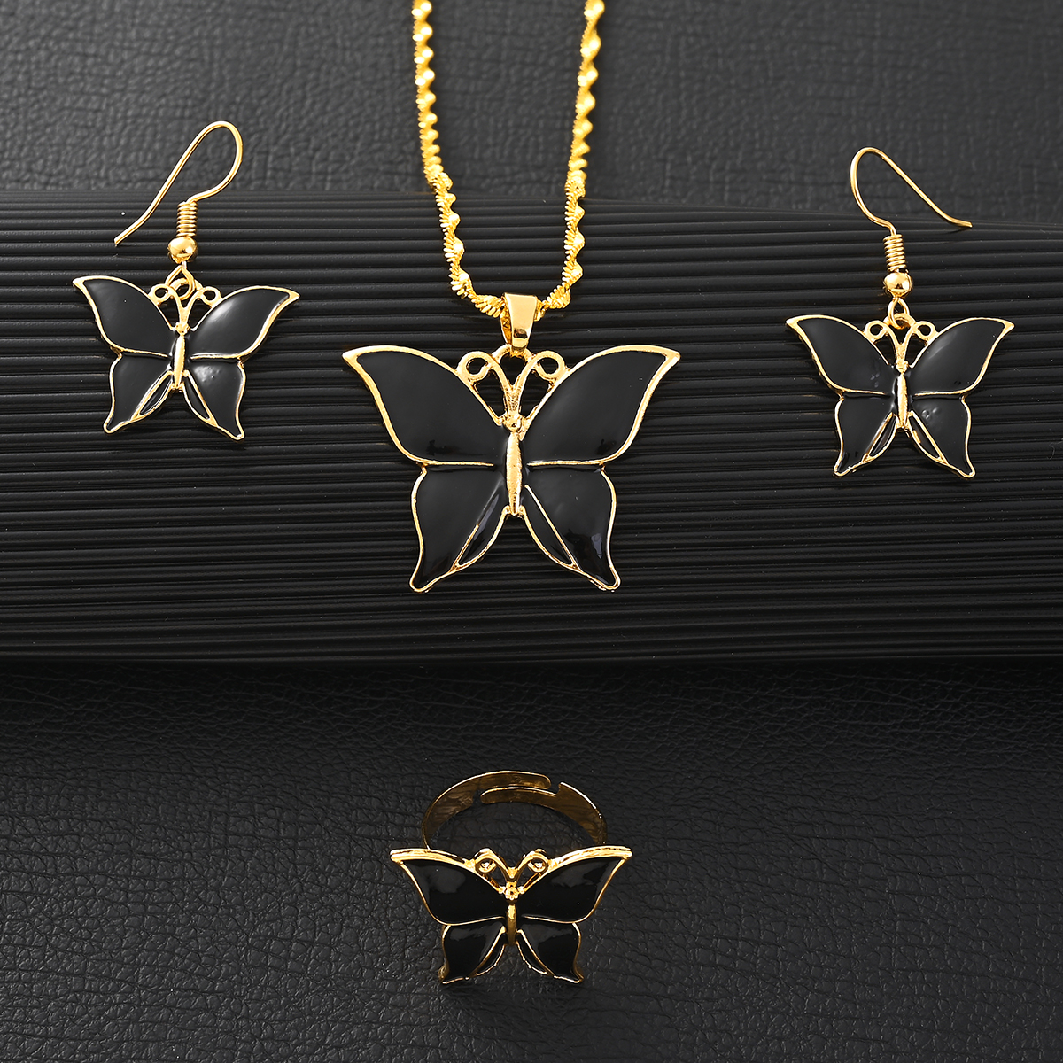 Stylish Butterfly Pendant Neck - Women Fashion Png avaliação e preço