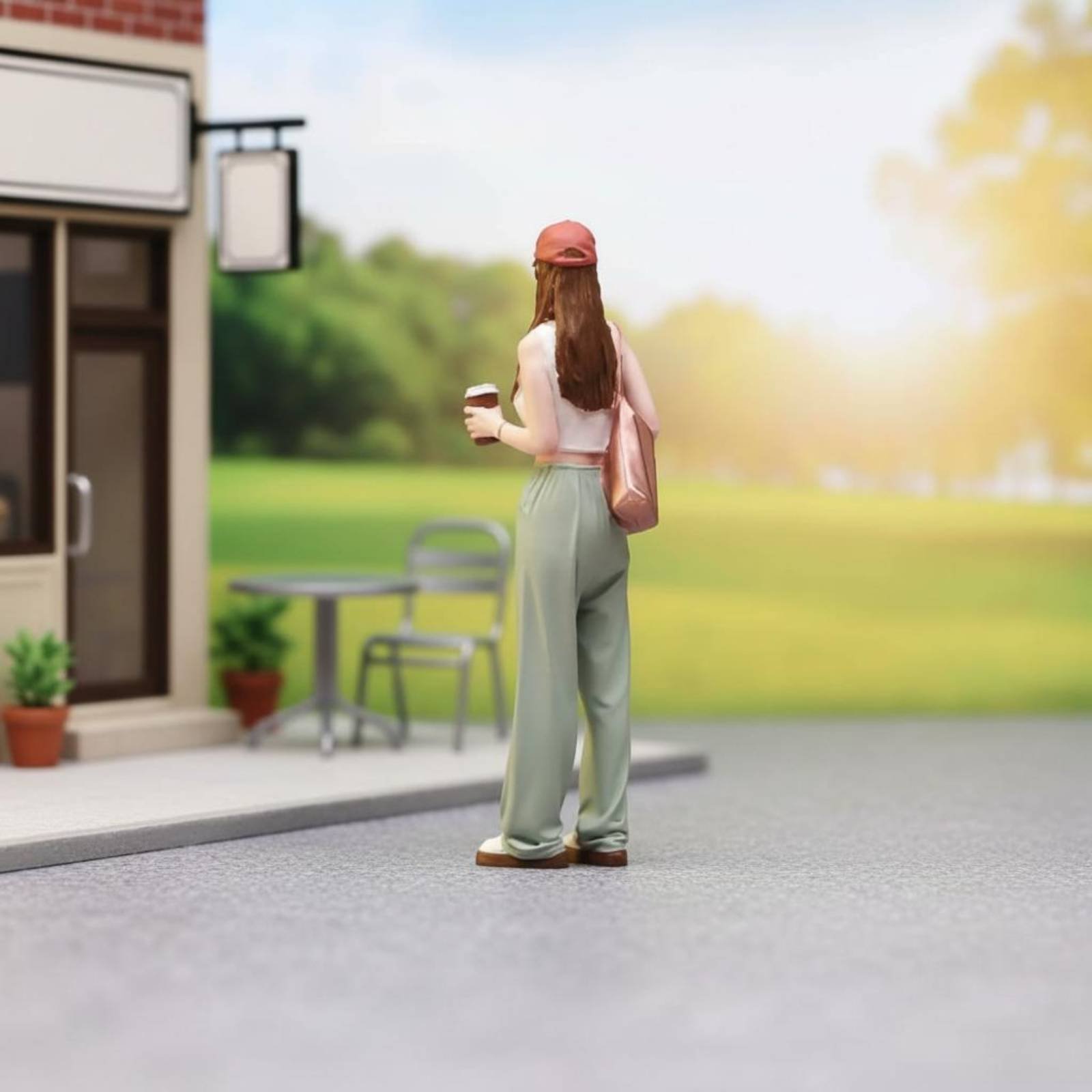 Girl Figure Holding Coffee Col - Women Fashion Pose avaliação e preço